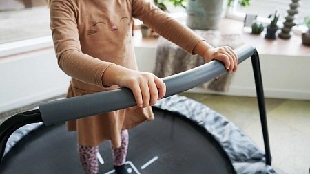 Батут Exit Toys Тигги 140 см с черной ручкой
